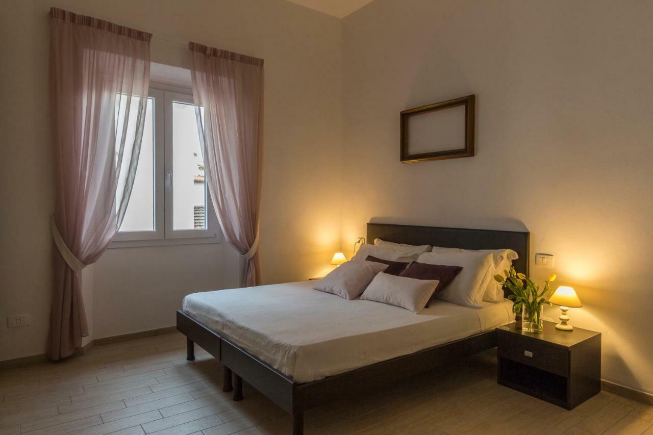 Emma & Olga Apartments -In The City Centre- Флоренція Екстер'єр фото
